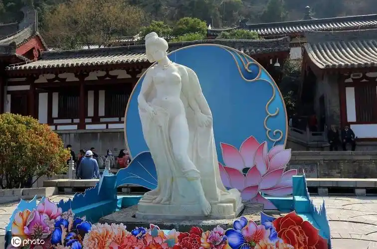 男子吐槽华清宫杨贵妃雕像不雅,有些人越活越回去了_艺术_审美_投诉