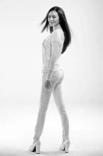 石峄清新演绎怀旧感写真纯净甜美(图)