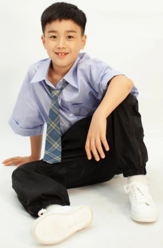 p data-id="gnbivnm374">刘沝笑是优秀少年团的成员之一.