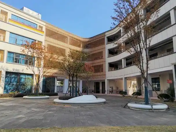 南京市竹山中学两校区举办初中历史联片教研活动