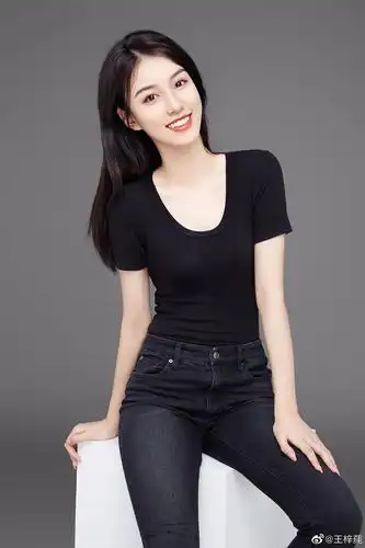 发现一个艺考小美女