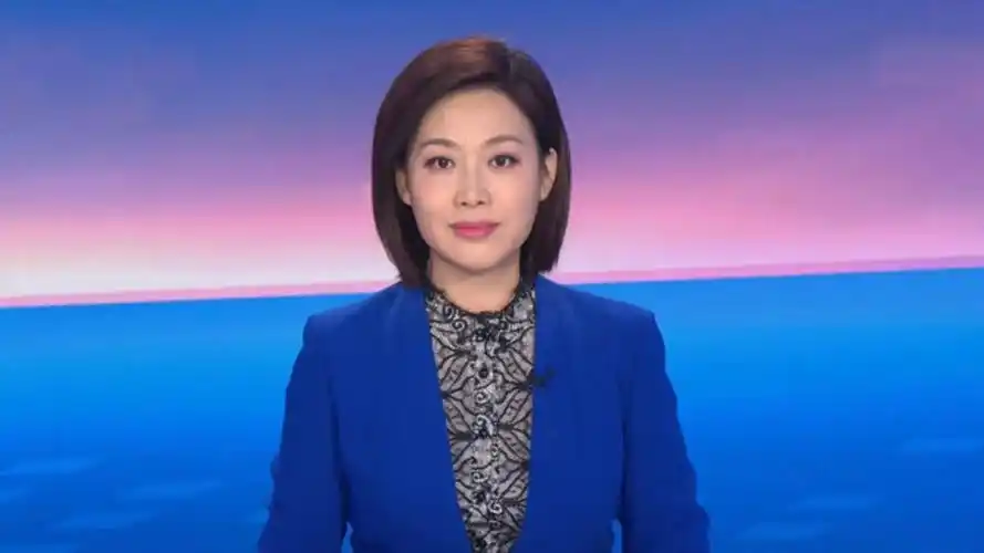 《新闻联播》本月第四次"上新"!女主播郑丽亮相