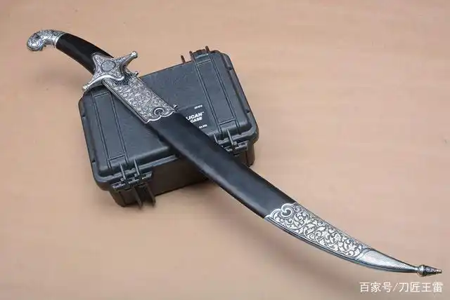 「鉴赏」大马士革手工雕花弯刀