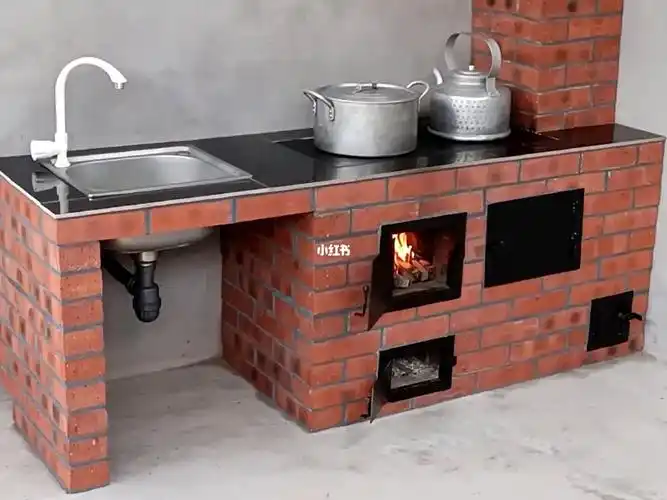 00后小伙自制多功能柴火灶既小巧又实用