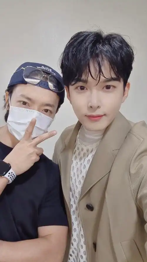 220508金厉旭超话tw更新:#东海 哥 感谢你来人气歌谣为我应援 97