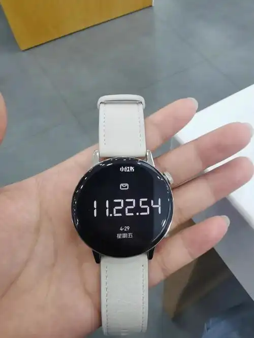 期待已久的gt3手表终于上了,之前就很像买女款奈何打不了电话,这次女