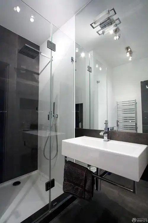 后现代风格厕所简约装修效果图