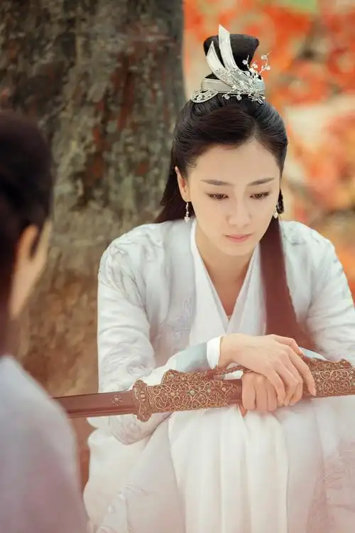 锦衣之下28日开播叶青新古装造型飒爽霸气