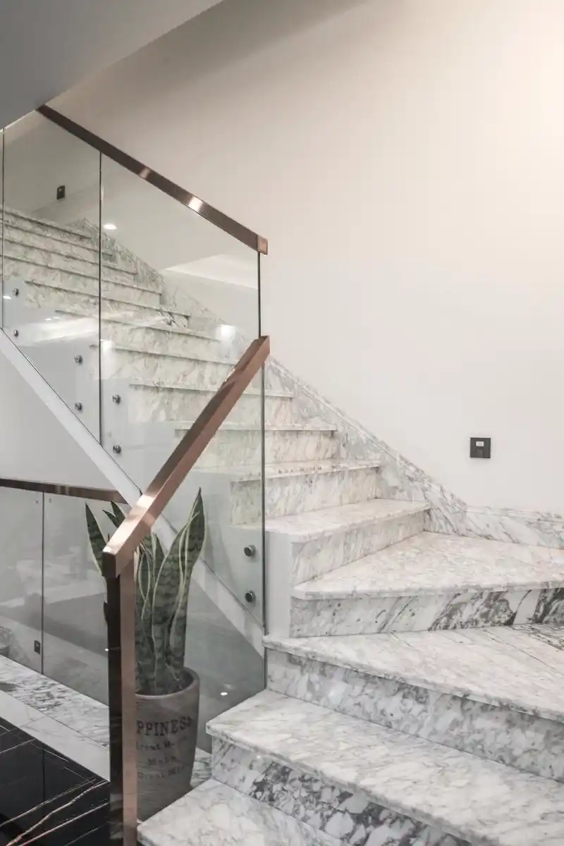 逸墅庄园240平米现代简约风格别墅装修案例