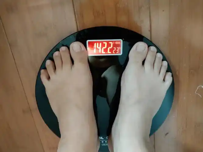 身高:   165cm初始体重:   143.1斤9.14号晨重:142.