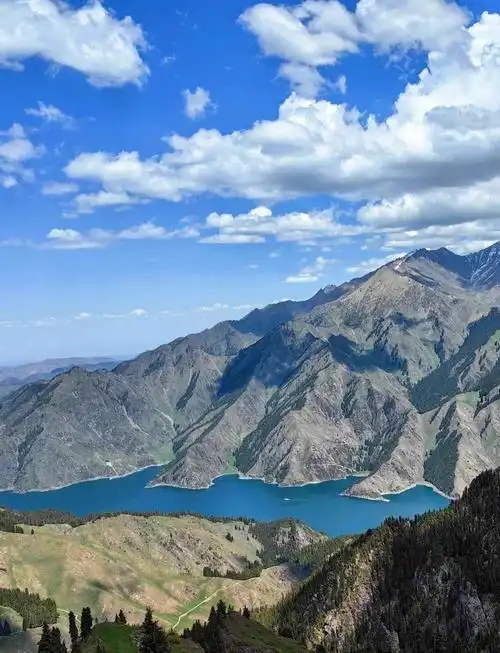 新疆天山天池:不可错过的瑶池仙境