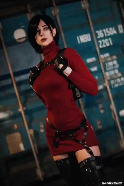 cosplay图赏:俄妹cos《生化危机4重制版》艾达王 短裙皮靴大姐姐