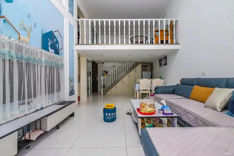 路劲御城 一楼 复式 双卫 有电梯 南北通透 正规商品房