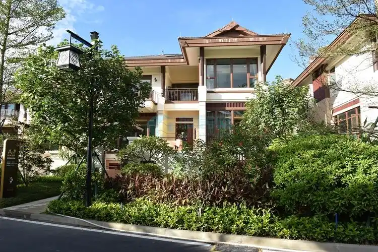 雅居乐山海间独栋别墅实景