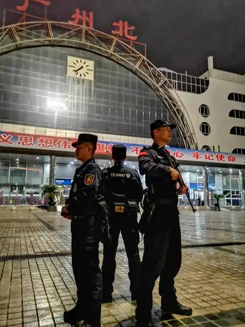 大年三十,花都特警站好"最后一班岗"