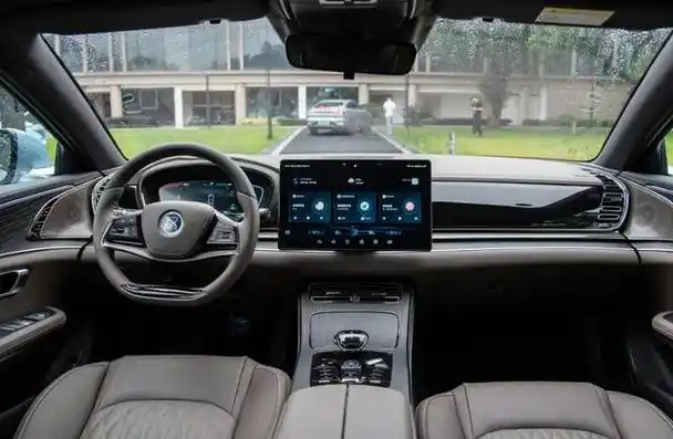 奥迪r8的加速性能在3.1秒,令人印象深刻.