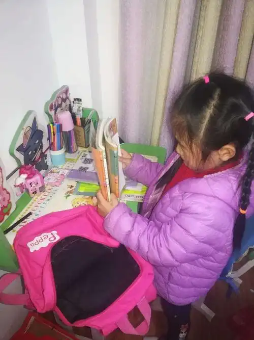 整理书包我最棒! 南苑学校一年级二班