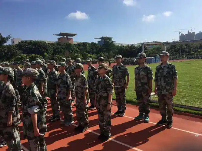 歌声嘹亮,奋发向上——信宜中学初一(3)班新生军训实记