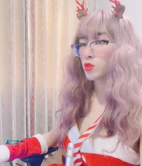 lol主播孙悟空圣诞节福利在线cos女装卖萌网友表示看完吐了