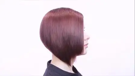 干练的女生短发后脑勺帅气十足发型师的技术让人羡慕