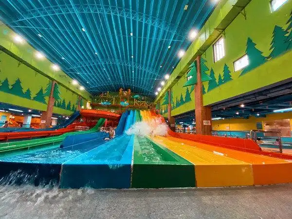 魔都宝燕乐园一站式遛娃超大室内水上游乐场