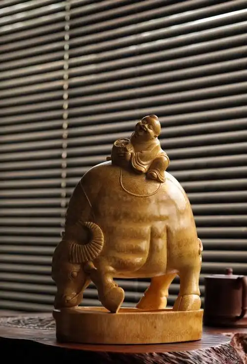 牛体态丰腴,牧童形态生动可爱. 22*16*32cm 重量2262g#文房摆件