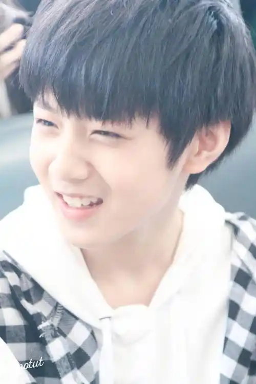 幼崽光波 在线召唤妈粉#人类的幼崽到底有多可爱#@时代少年团-刘耀文