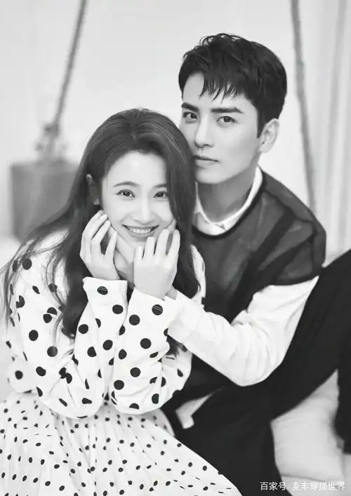 张慧雯,吴希泽七夕大片,波点连衣裙套装牵手漫步草坪,好甜蜜