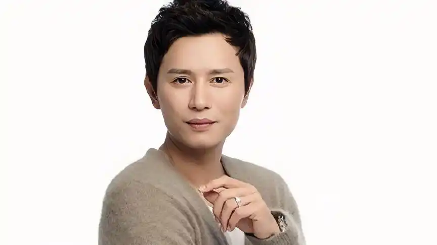 金民钟:凭《可爱先生》爆红,与李丞涓相恋3年,为何50岁不婚?