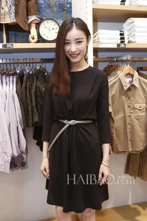 优衣库 (uniqlo) 代言人倪妮亲临ines de la fressange合作系列预售