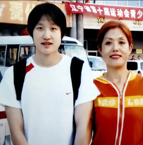 刘子歌15岁给了金炜(刘子歌:曾经蝶泳皇后,多年后嫁大23岁教练金炜