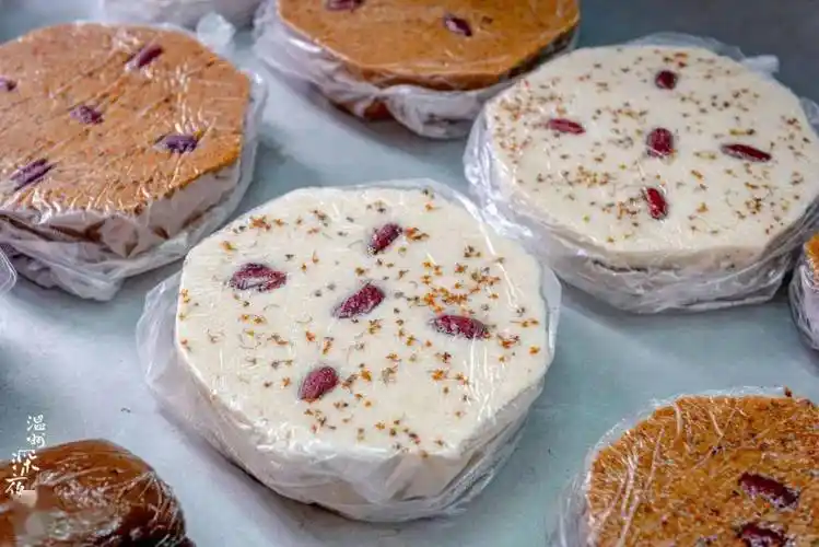 一天卖爆500个阿兴松糕温州老味道松软香甜