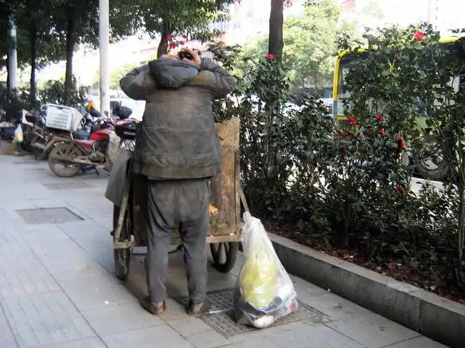 管一管城市中的流浪乞丐(原创)