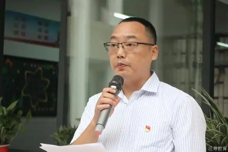 汉寿县帅孟奇中学举行新学期第一次升旗仪式