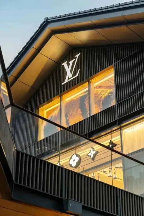 lv虎年门店设计太震撼了网友像虎皮毛毛虫