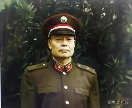 首度曝光:郄晋武司令员悼念战友吴忠:光辉的榜样,无限的思念