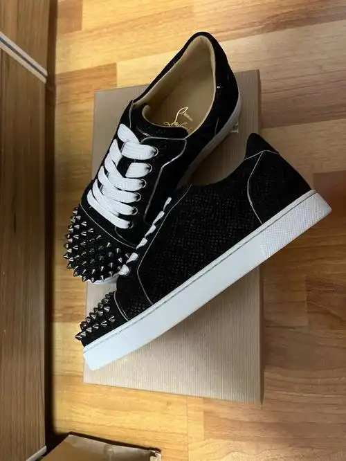 cl经典铆钉红底鞋get