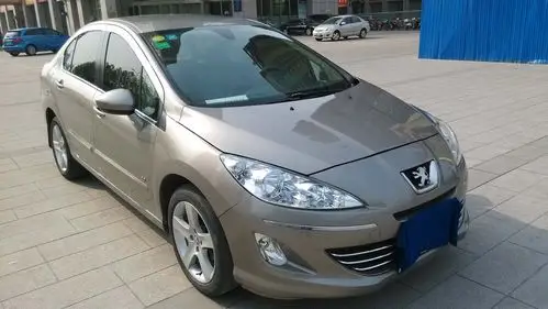 低价出售12年标致408