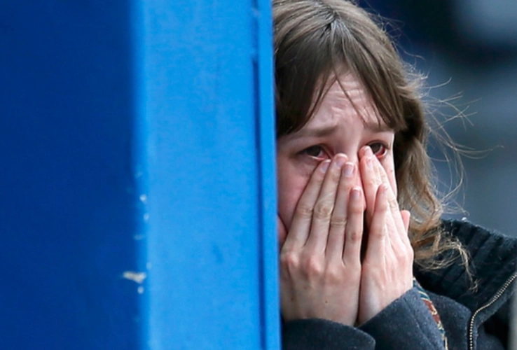 你有没有过深夜一个人哭得不省人事的经历?