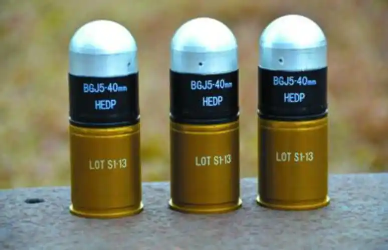 国产狙击榴弹发射器,打装甲车毫无压力,400米可射入碉堡口