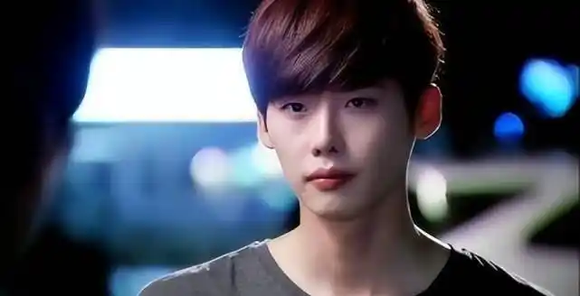 堪比整容!李钟硕颜值回春,网友:爱情的力量