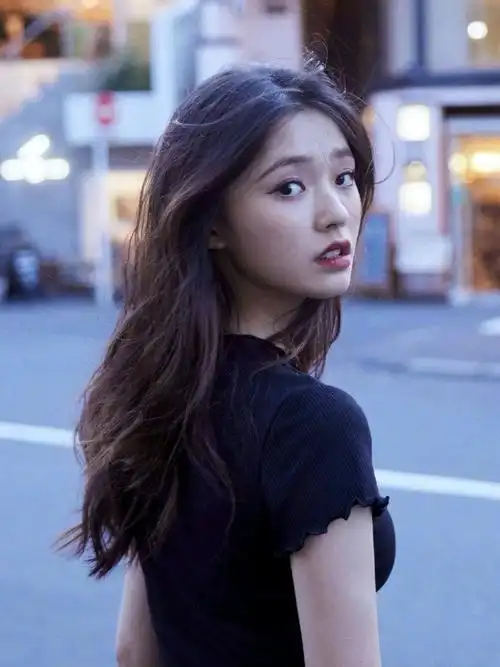 拥有一张鲶鱼脸的女星,为什么都能获得时尚界宠爱?