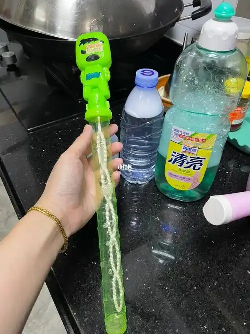 泡泡水  再也不用担心宝宝的泡泡水用完了!#在家就可以制作!