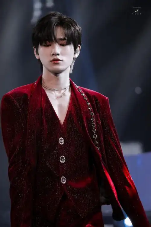 宋亚轩少年onfire第二季第一次公演舞台高清照片小宋老师太鲨我了