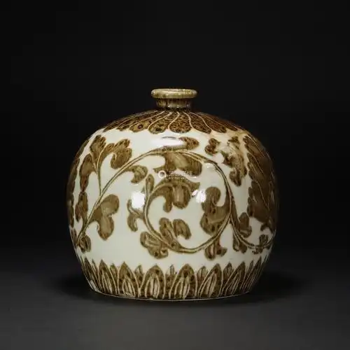 宋代开宝四年定窑褐彩牡丹罐