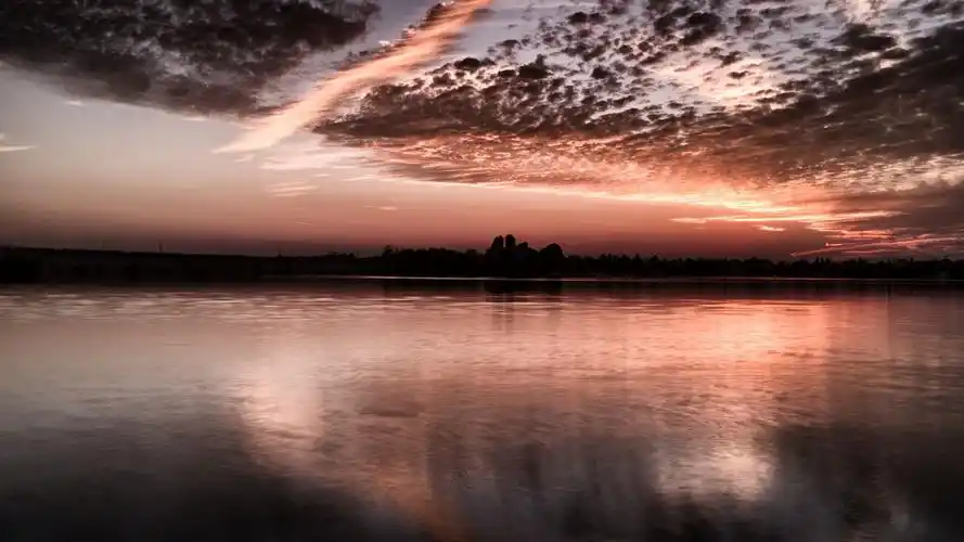 唯美好看的火烧云图片高清电脑桌面壁纸