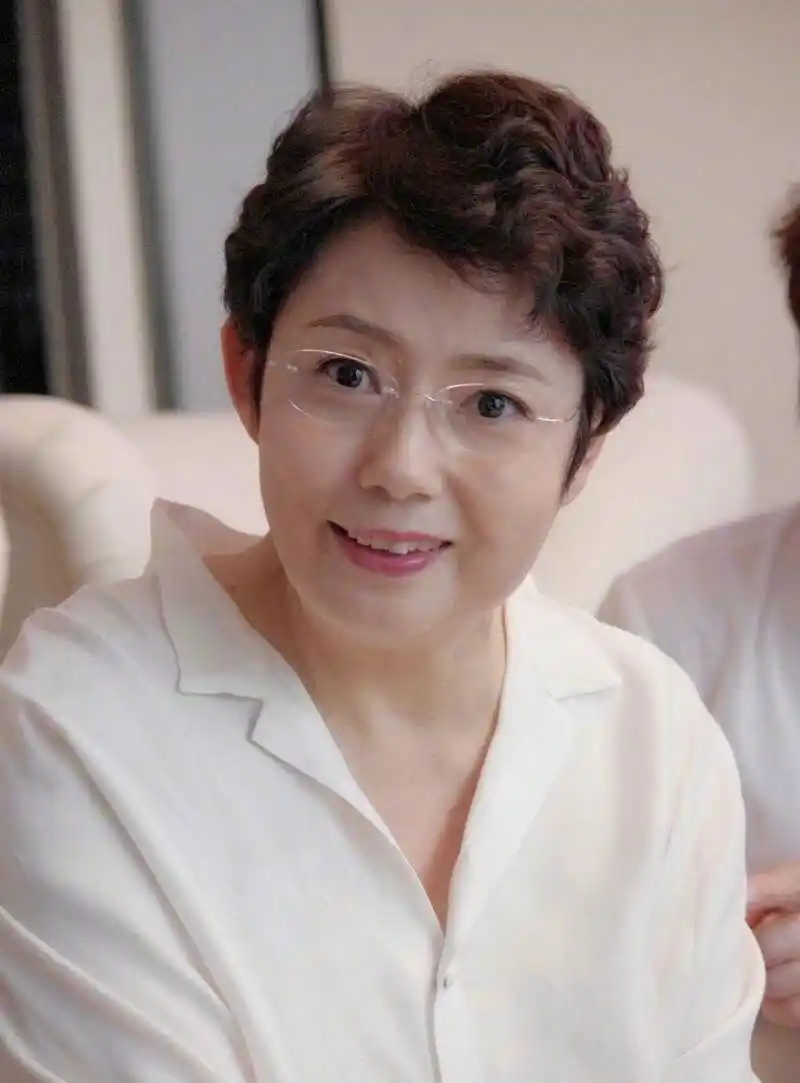 演唱87版红楼梦歌曲大红大紫之后陈力为什么突然离开歌坛