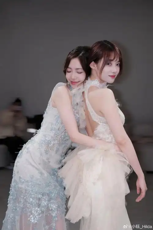 lpl老婆小钰与希然选全明星晚礼服两人谁更美