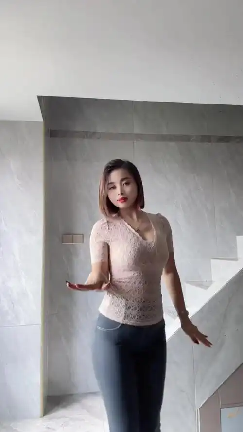 微胖女人 梨型身材