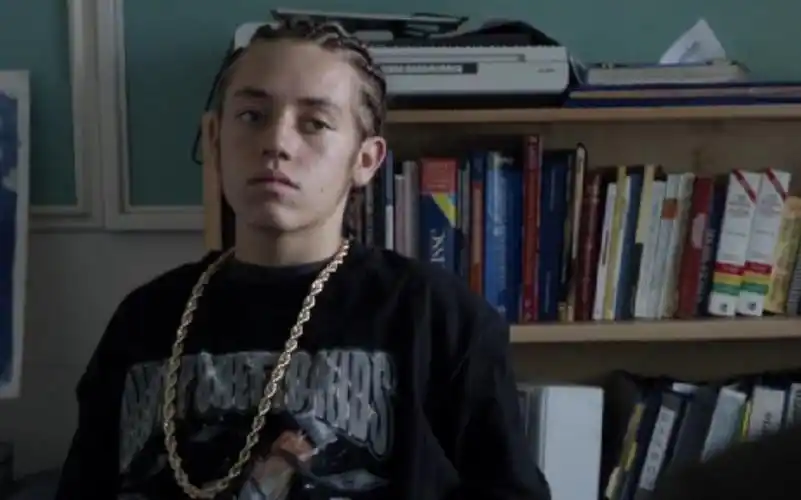 「无耻之徒」gallagher一家的监狱生活-fiona& carl& ian